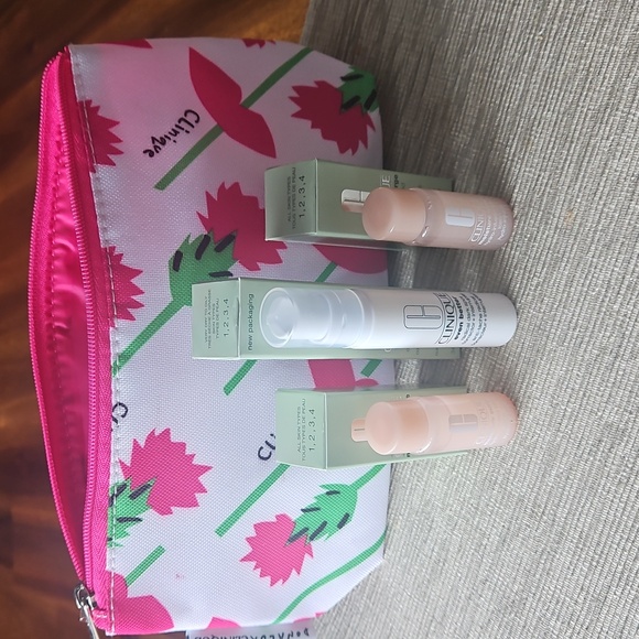 Clinique Other - Clinique 3 Piece Hydration Set & Donald ×Clinique Pouch .